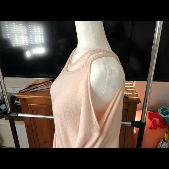 Peyton Primrose Shoulder Cut Out Sweater size Large - Picture 1 of 10